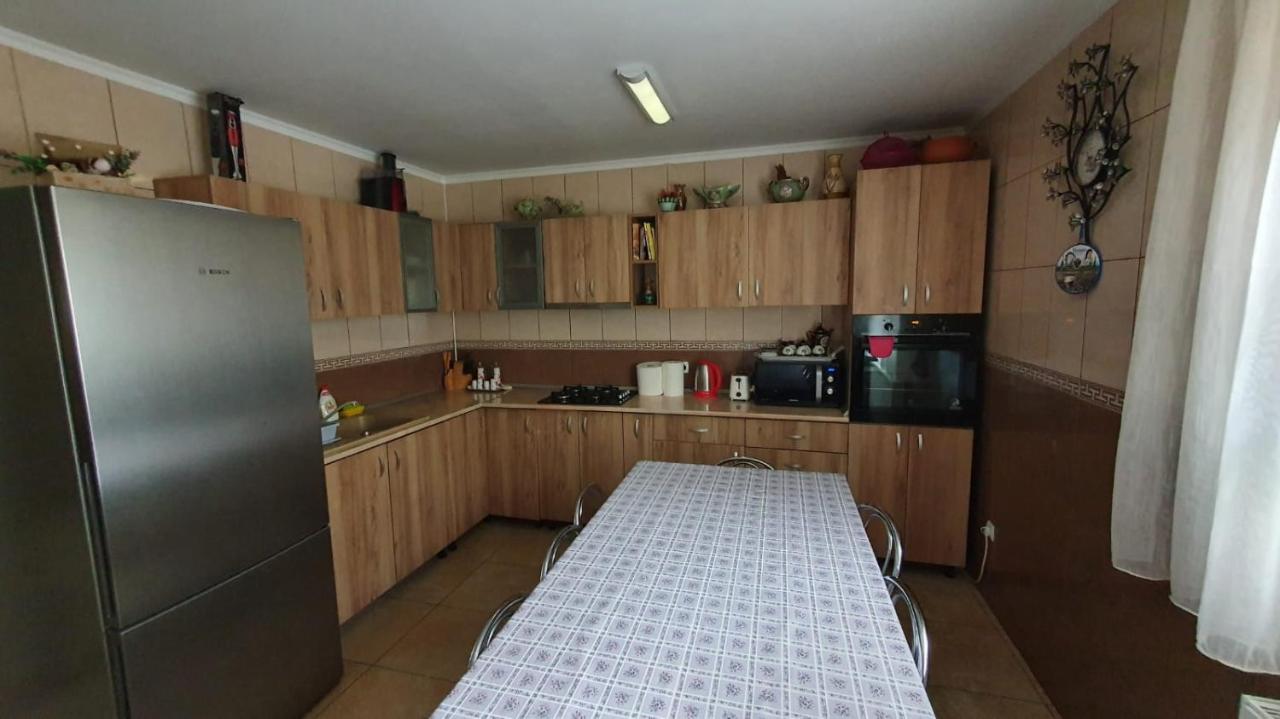 Hotel Casa Teleferic Buşteni Esterno foto