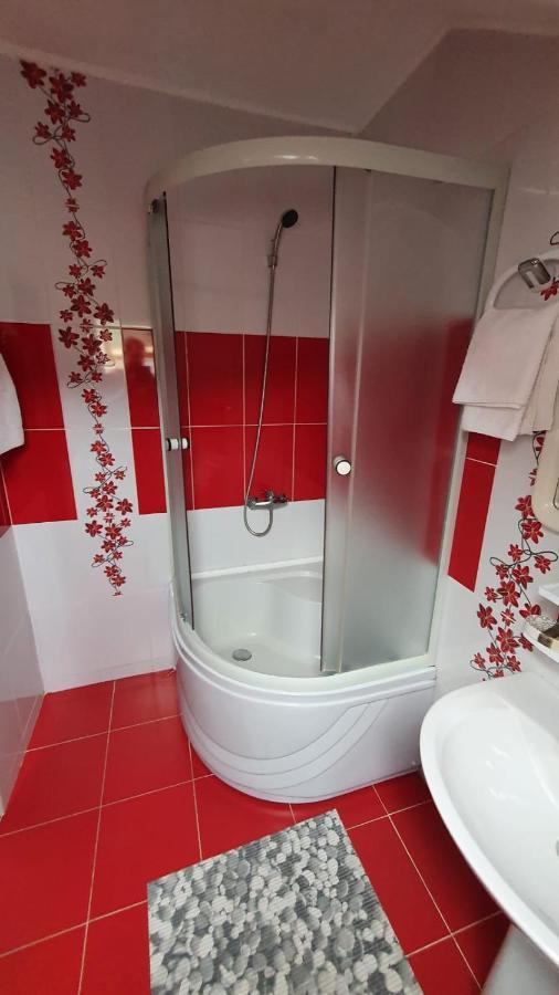 Hotel Casa Teleferic Buşteni Esterno foto