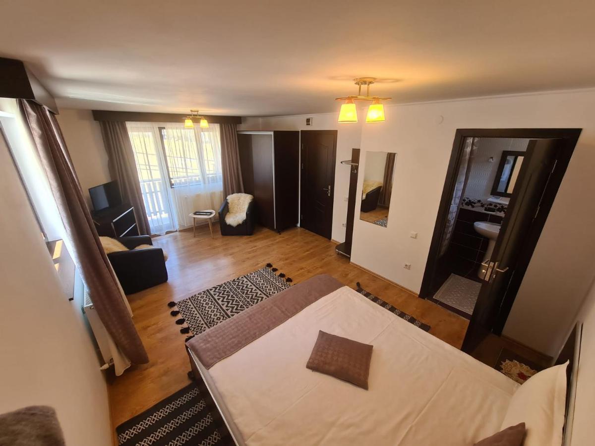 Hotel Casa Teleferic Buşteni Esterno foto